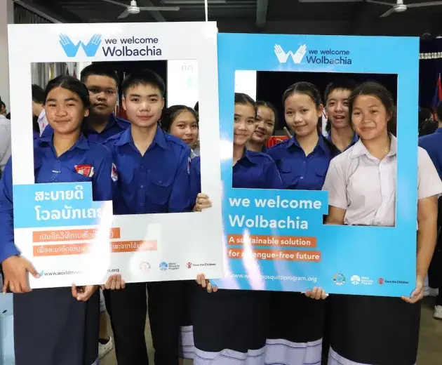 a group of students showing the we welcome wolbachia instagram cutout